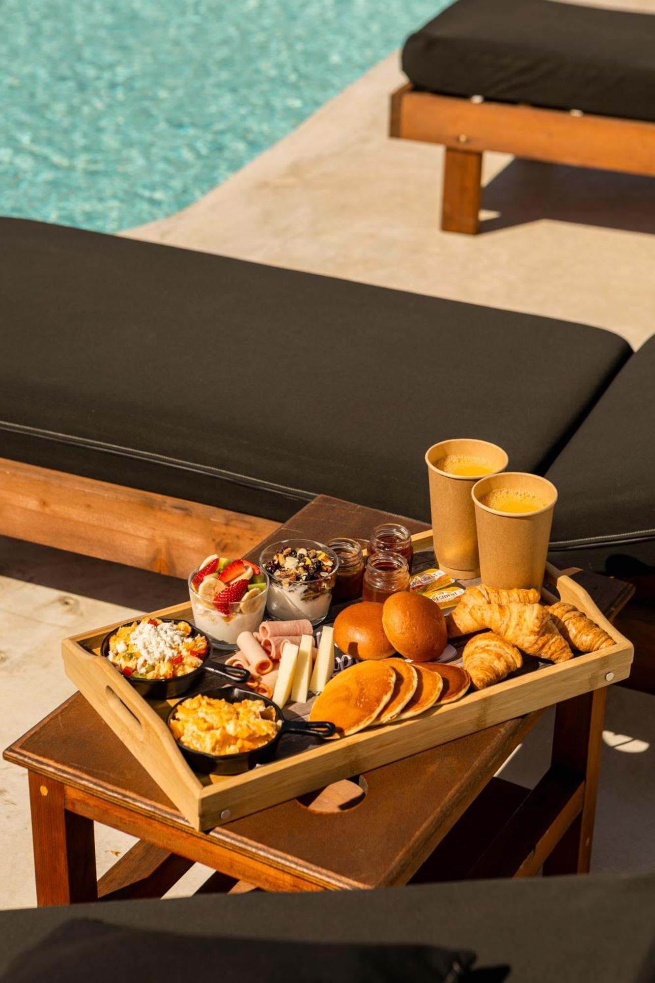 Mykonos Eight