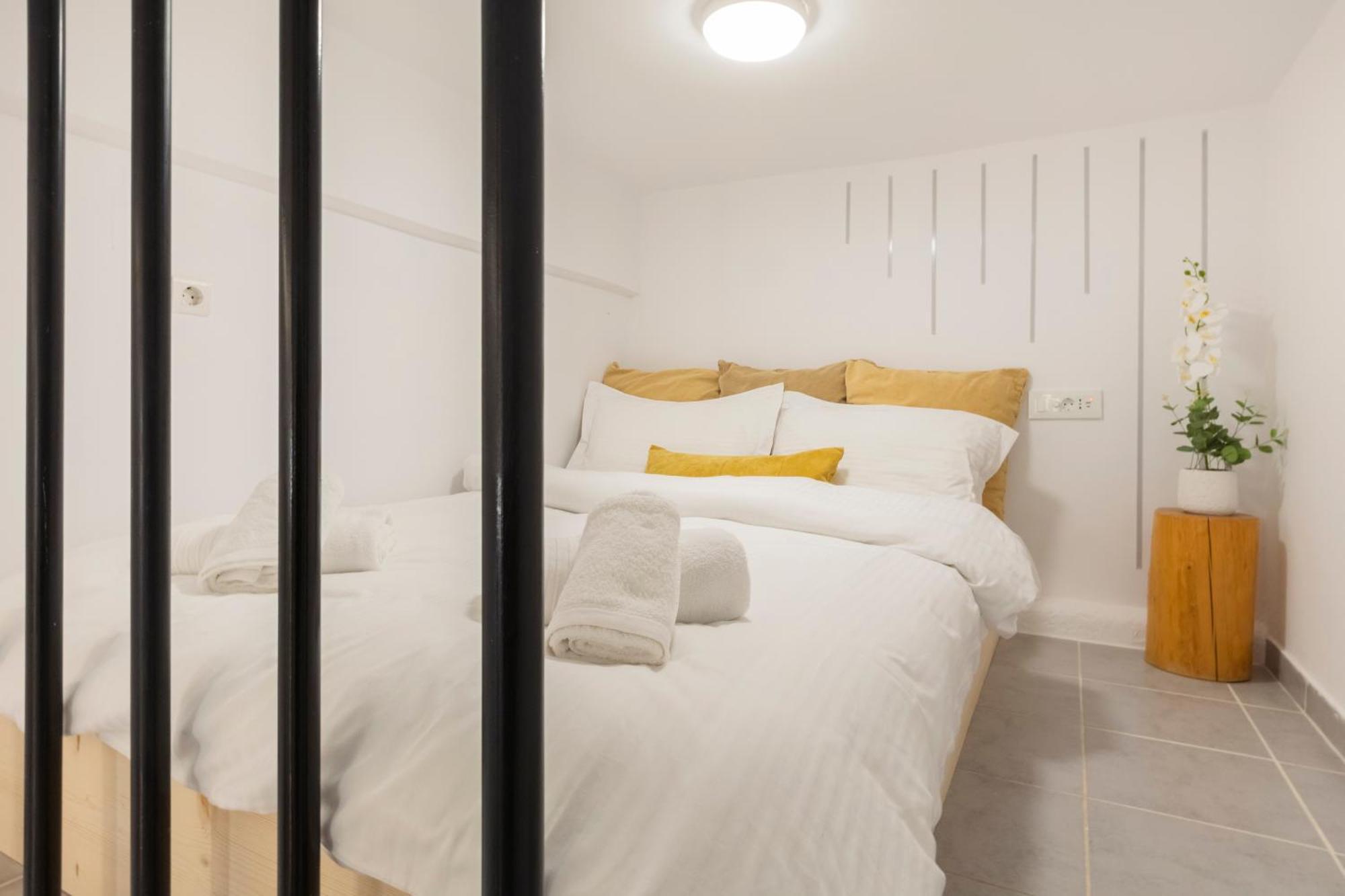 Mykonos Eight